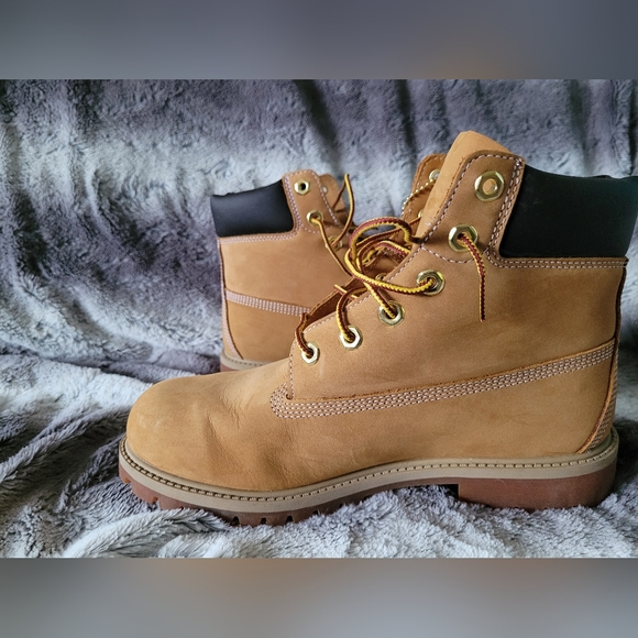 6" Timberland  Waterproof Boots in Wheat Nunuck Size 7 US - Picture 7 of 12